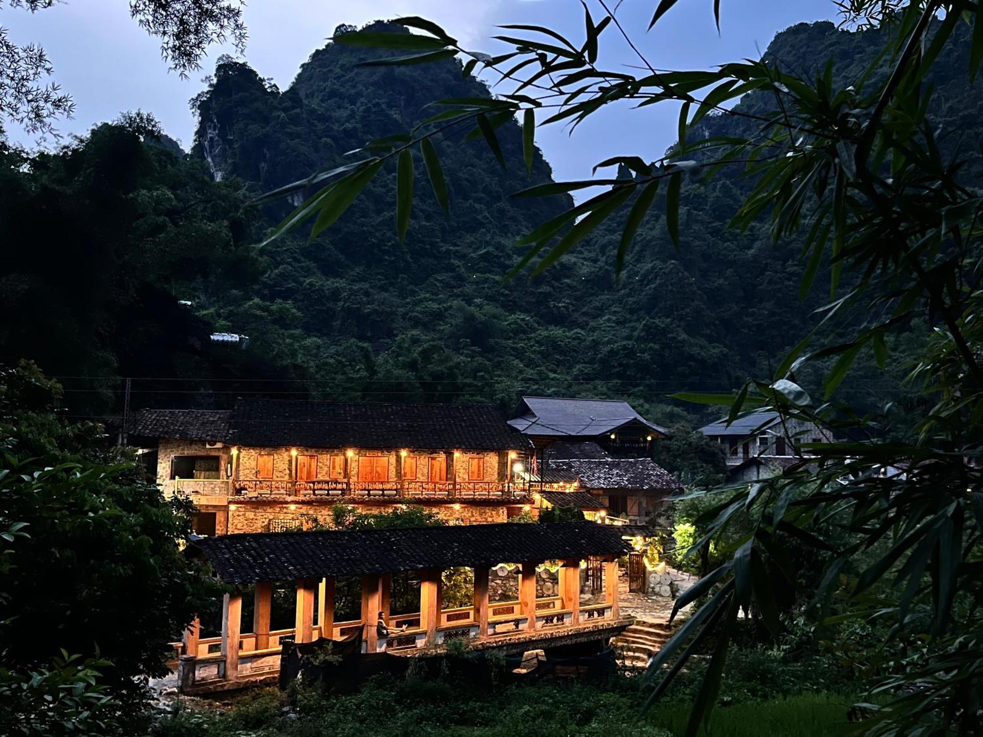 Tay Homestay Lang Da Co Khuoi Ky- Ban Gioc 까오방 외부 사진